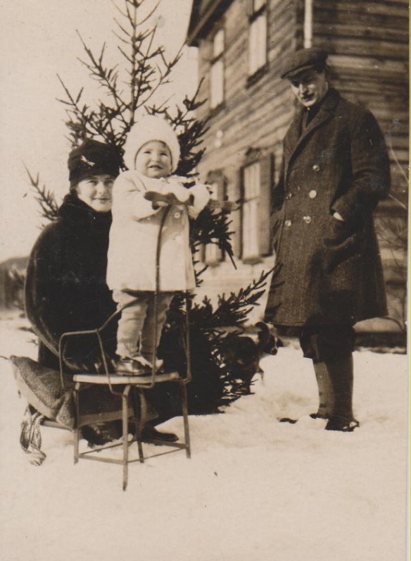 Balys Sruoga žmona Vanda ir dukra Dalia. Kaunas, 1926 m.