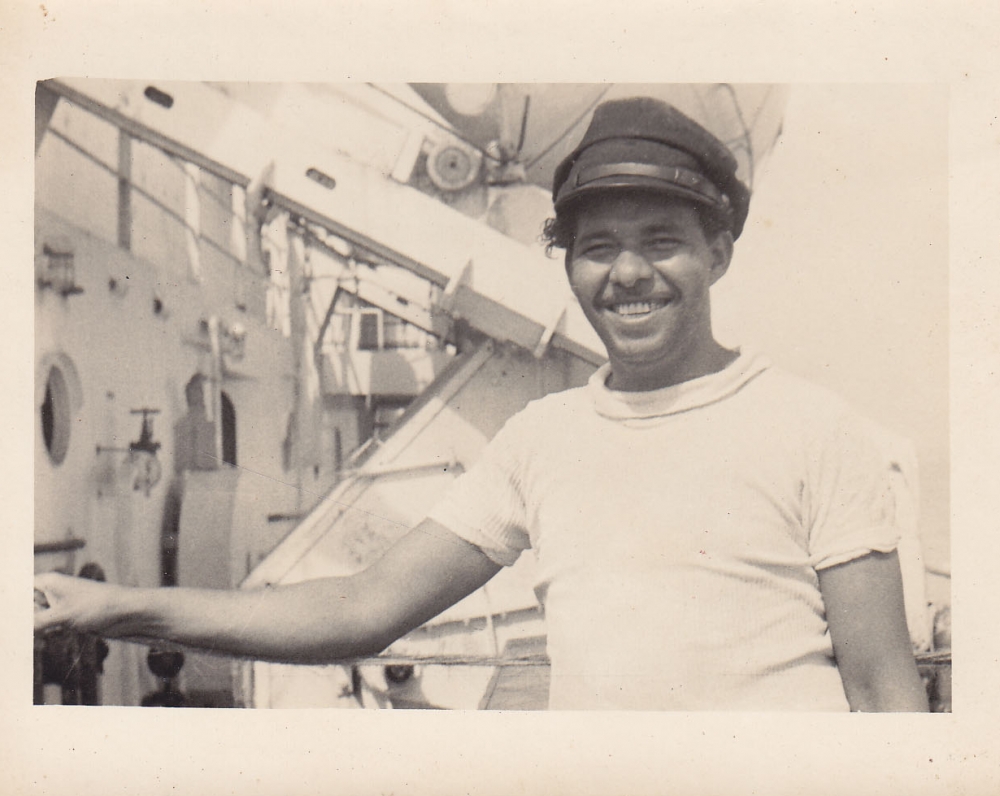 Darbininkas prie laivo. Brazilija, apie 1946–1950 m.
