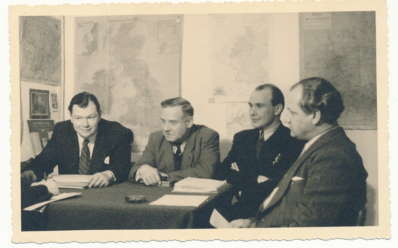 Schwabisch Gmundo lietuvių stovyklos radiofono taryba. 1950 m. kovo 10 d. Iš dešinės antras – P. Jurkus