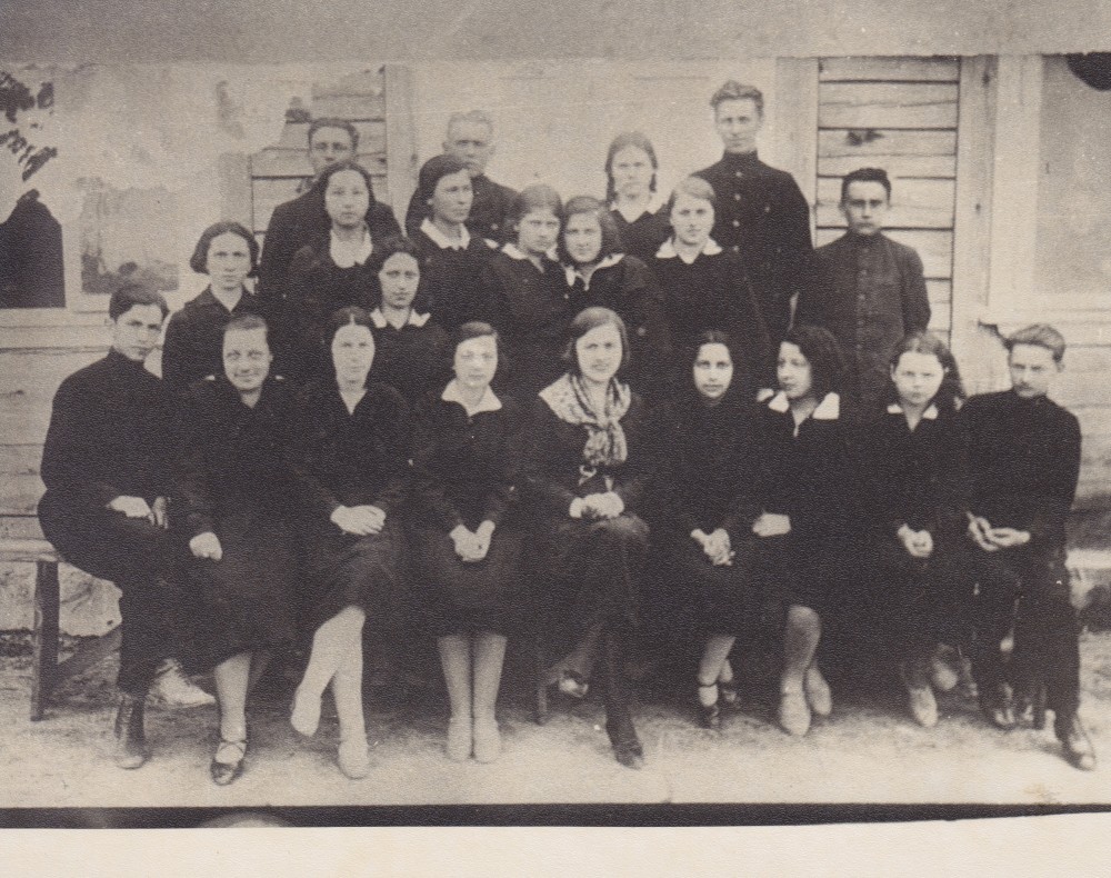 Su savo auklėtiniais Lazdijuose. 1930 m.
