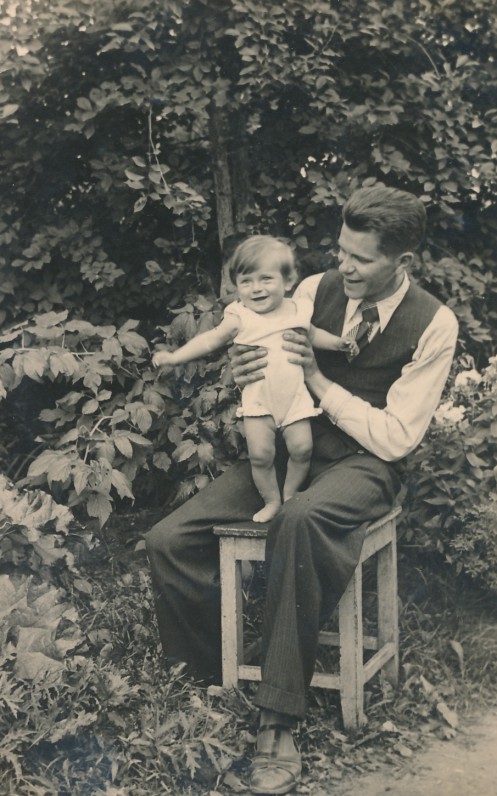 Su sūneliu Algirdu. Kaunas. 1939 m.