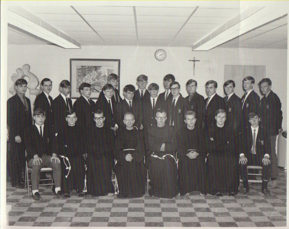 Šv. Antano Aukštesniosios mokyklos mokiniai ir dėstytojai. Kennebunkport, Maine. 1968 m.