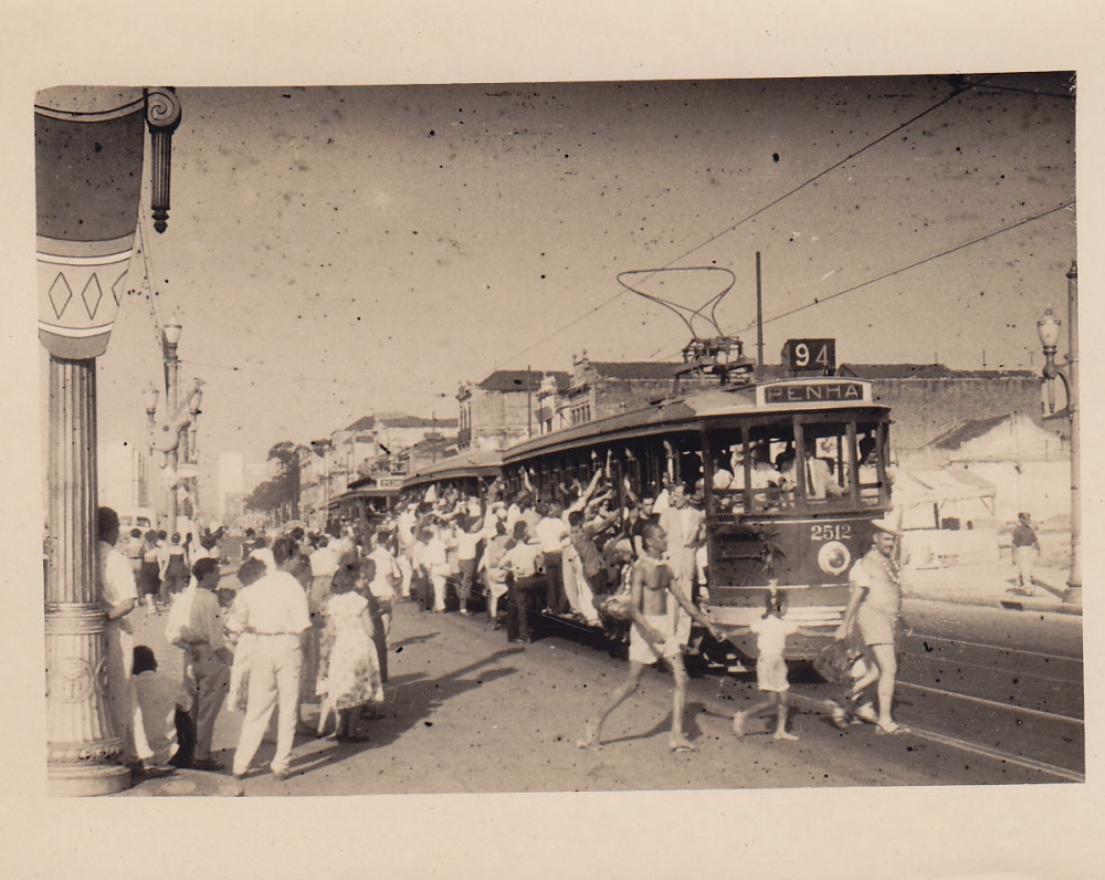 Tramvajus stotelė. Brazilija, apie 1946–1950 m.