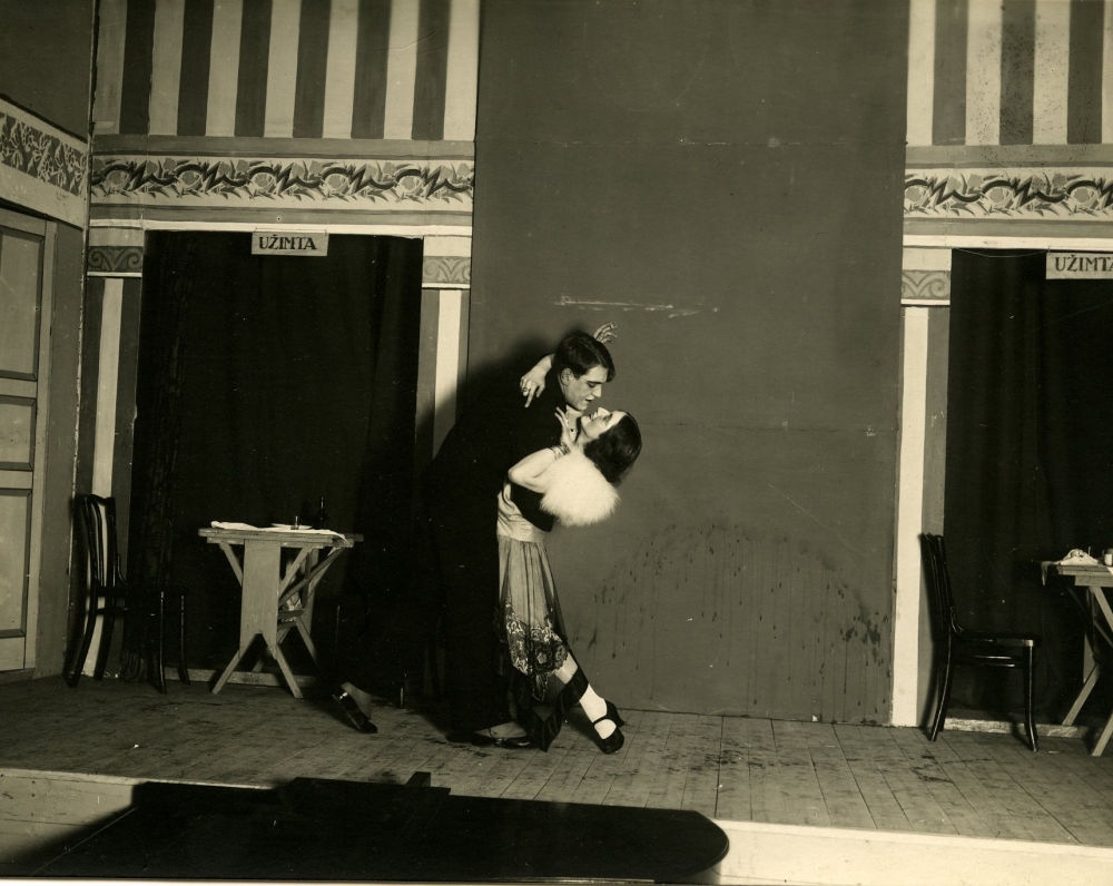 V. Bičiūno drama „Ponia Barbė“ „Žvaigždikio“ teatre. 1931-1932 m. sezonas. Originalas saugomas Lietuvos teatro, muzikos ir kino muziejuje