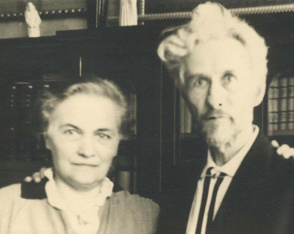 Vydūnas su seserimi Magda. Tilžė, 1938 m.
