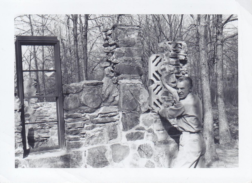 Kun. S. Yla stato Mindaugo pilį – muziejų Putname prie Švč. Mergelės Marijos Nekaltojo prasidėjimo vargdienių seserų vienuolyno. 1962 m.
