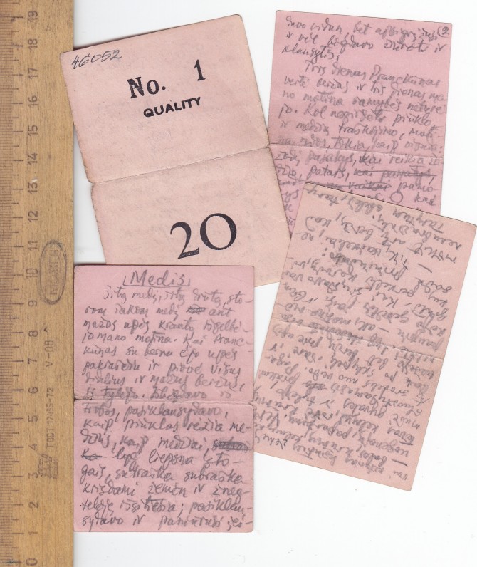 Novelės „Medis“ fragmentas, rašytas dirbant siūlų fabrike ant etikečių. Apie 1955 m.
