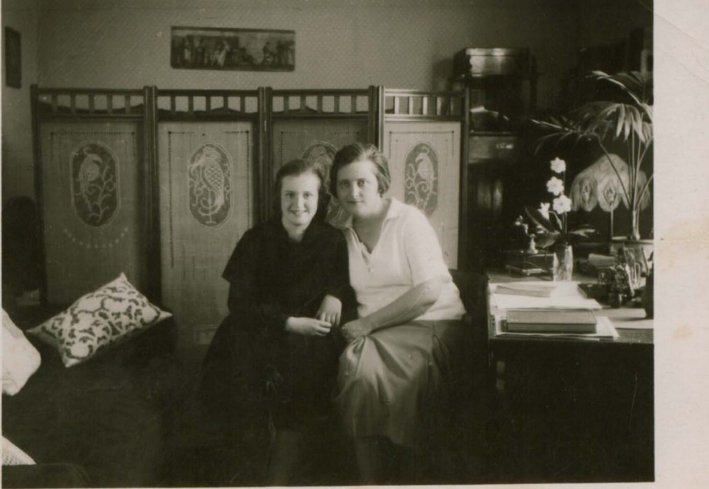 S. Čiurlionienė su dukra Danute Kaune. Apie 1926 m.