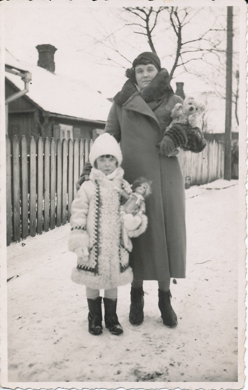 Su motina. 1933-ųjų žiemą Kranto 6-ojoje gatvelėje Šančiuose