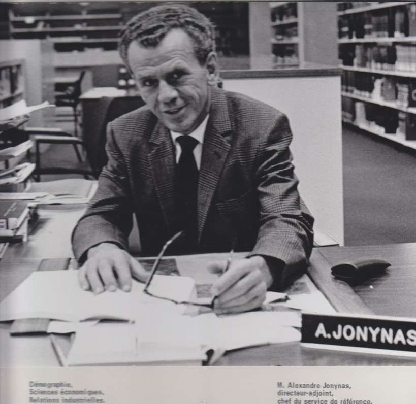 V. Jonynas – Montrealio universiteto bibliotekos direktoriaus pavaduotojas, informacijos tarnybos vadovas. Montrealis. 1984 m.