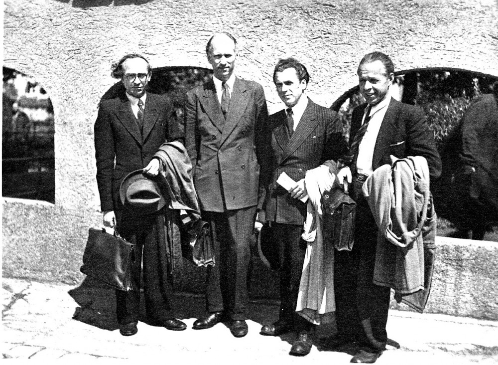 „Skrajojanti ketveriukė“. B. Brazdžionis, S. Santvaras, A. Gustaitis, P. Andriušis. Ravensburgas. 1947 m.