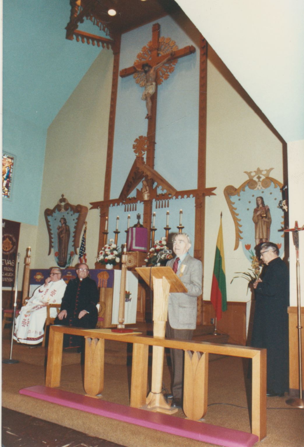 B. Brazdžionis šv. Kazimiero parapijos bažnyčioje Los Andžele 1988 m. kovo 6 d.