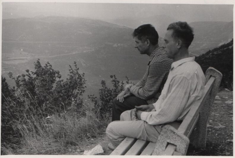 Bičiuliai J. Mikelinskas ir J. Avyžius Jugoslavijoje, 1964 m. MLLM 121780