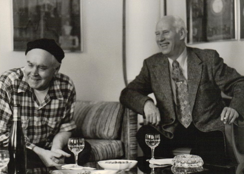 S. Santvaras su dailininku A. Dargiu (kairėje). Bostonas. Apie 1970 m. MLLM 38558