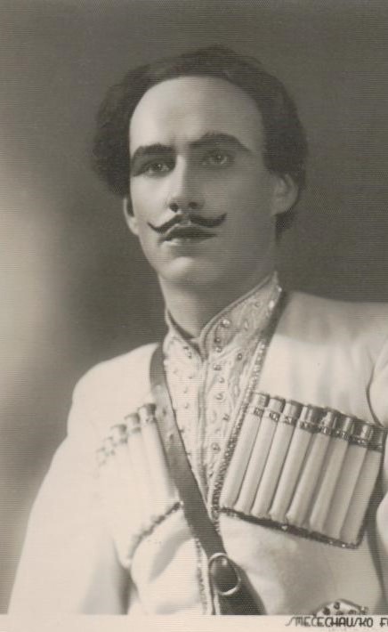 S. Santvaras Valstybės teatro solistas. Kaunas. 1933 – 1934 m. Kniaziaus vaidmuo A. Rubinšteino operoje „Demonas“. MLLM 33143