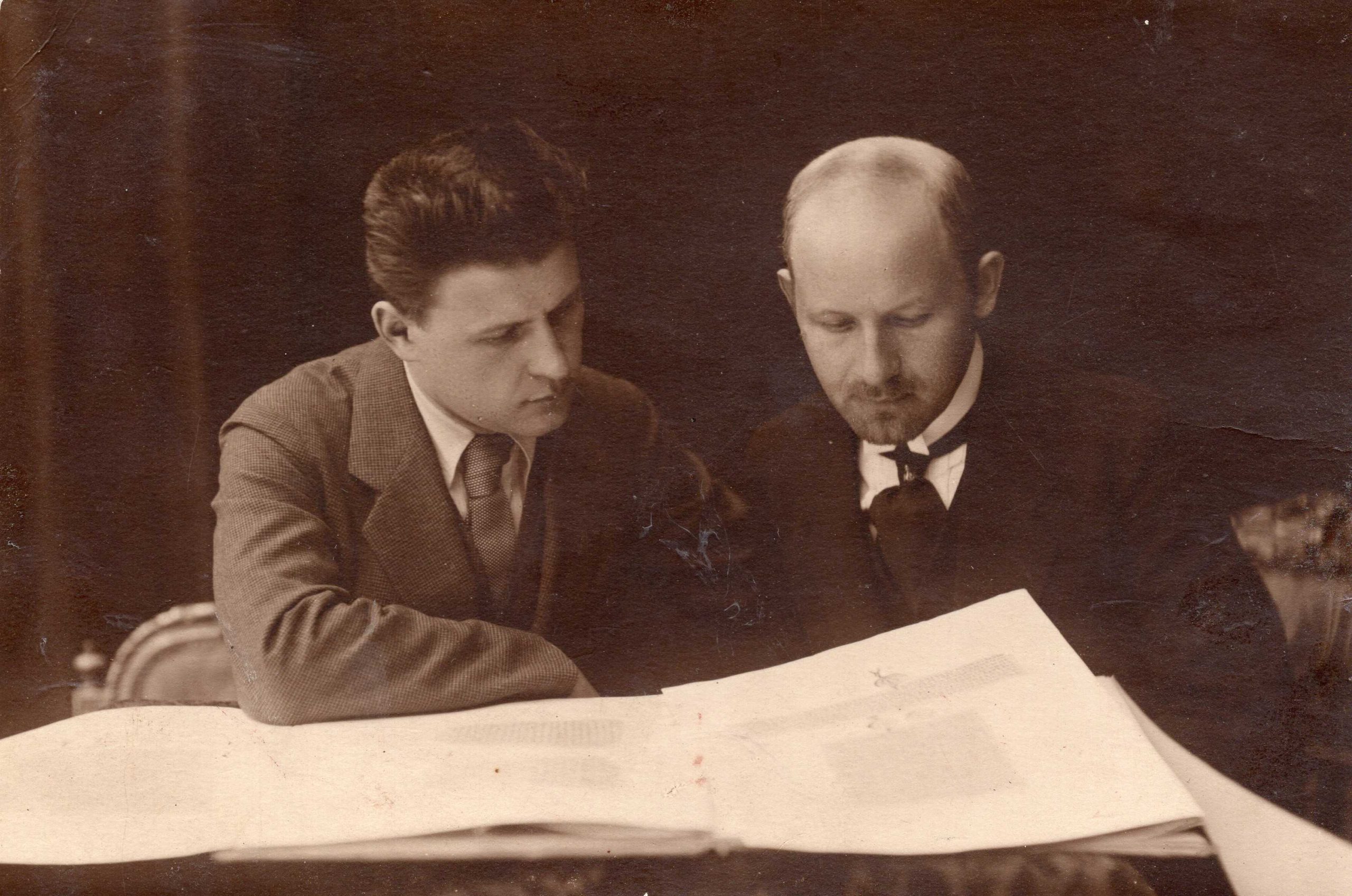 M. Lastauskienės vyras Vaclovas Lastauskas (dešinėje) su draugu Cvirkevičiumi. Vilnius. Apie 1922 m. MLLM P27500