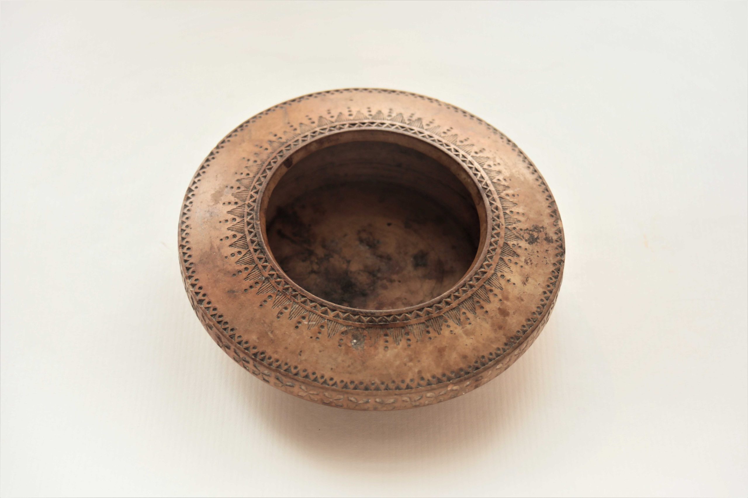 M. Lastauskienės memorialinis daiktas. Peleninė. Keramika, degtas molis. XIX a. pab.- XX a. pr. MLLM7781