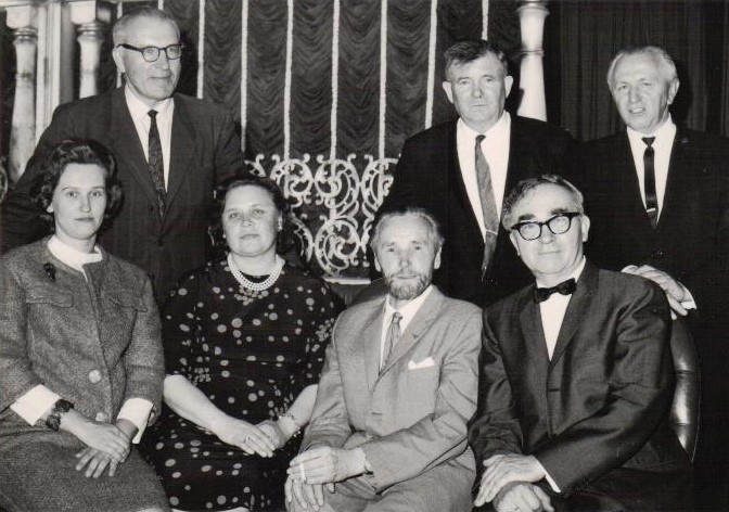 Susitikimas su J. Rimša Los Andžele 1966 m. balandžio 21 d. Iš kairės: sėdi D. Polikaitienė, E. Tumienė, J. Rimša, B. Brazdžionis; stovi J. Tininis, J. Andrius, A. Skirius. Fotografas L. Kančauskas.  BBR12134