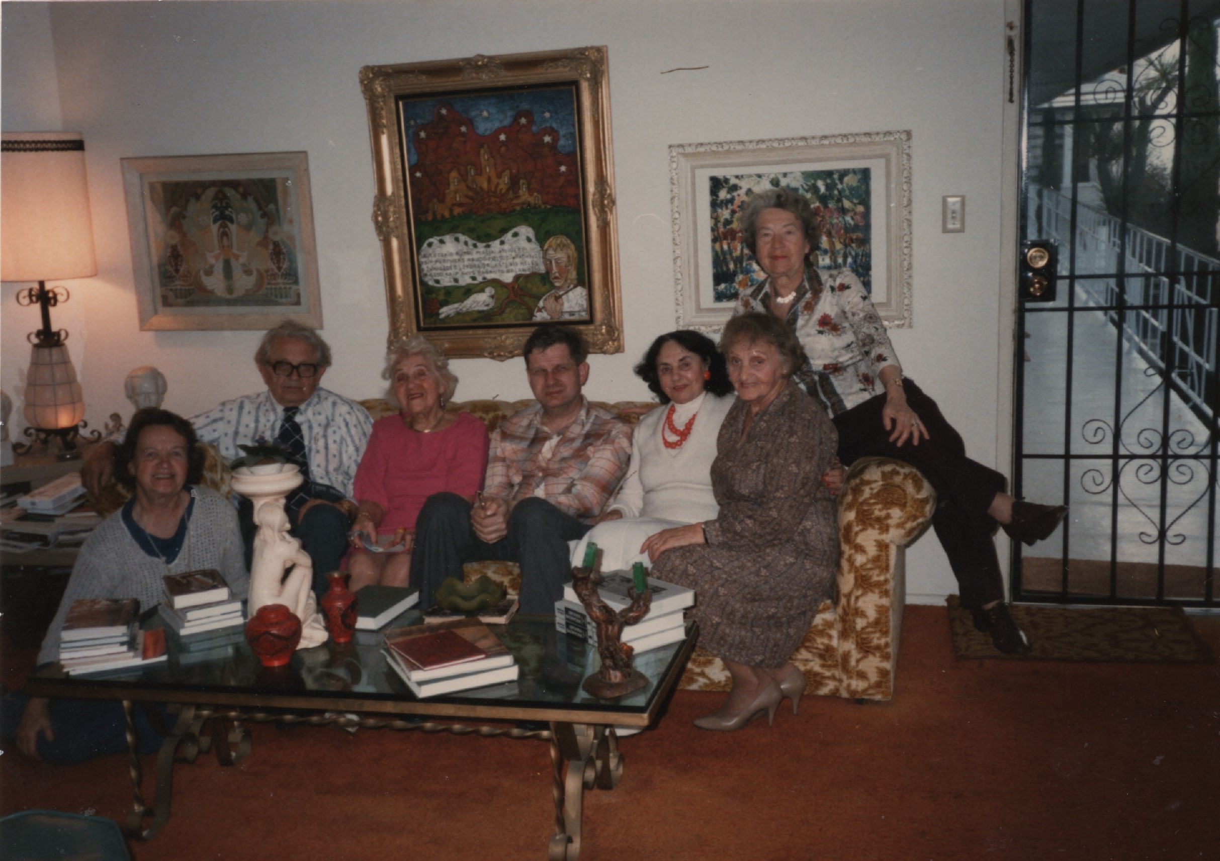 Svečiuose pas M. Lembertienę. T. Venclova ir kiti. Santa Monika, 1986 m. kovas. P. Gaučio nuotrauka. MLLM 104182