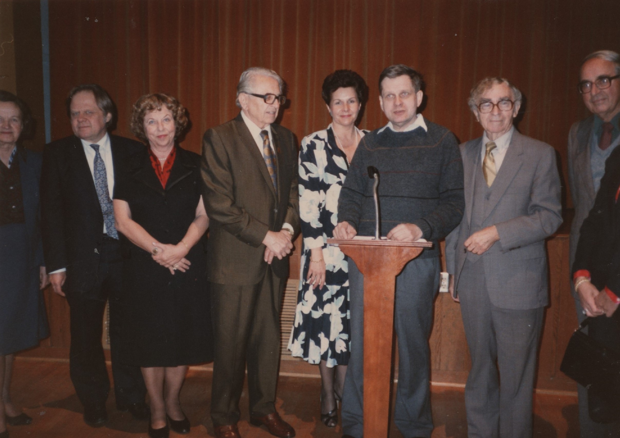 Susitikimas su T. Venclova. A. Rūta, A. Avižienis, B. Brazdžionis ir kt. Los Andželas, 1986 m. MLLM 104181