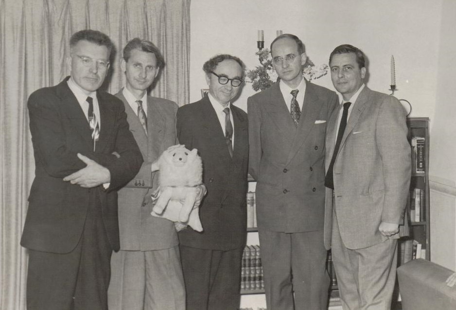 Svečiuose pas M. Starkų Los Andžele 1957 m. kovo 9 d. Iš kairės: J. Tininis, A. Eglitis, B. Brazdžionis, A. Gustaitis, M. Starkus