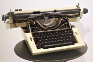 I. Simonaitytės rašomoji mašinėlė „Optima“.