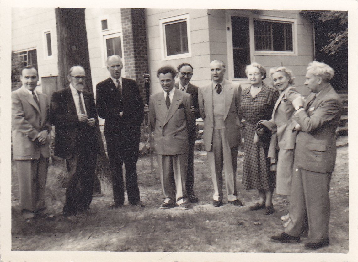 P. Lembertas tarp išeivijos rašytojų. JAV. 1952 m. Fotografas J. Gimbutas