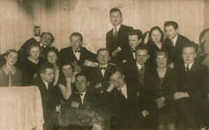 A. Miškinis tarp studentų. Kaunas, apie 1925 m. MLLM 49334