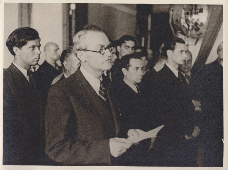 V. Mykolaitis-Putinas kalba per S. Nėries laidotuves. Kaunas, 1945 m. SNMM 35