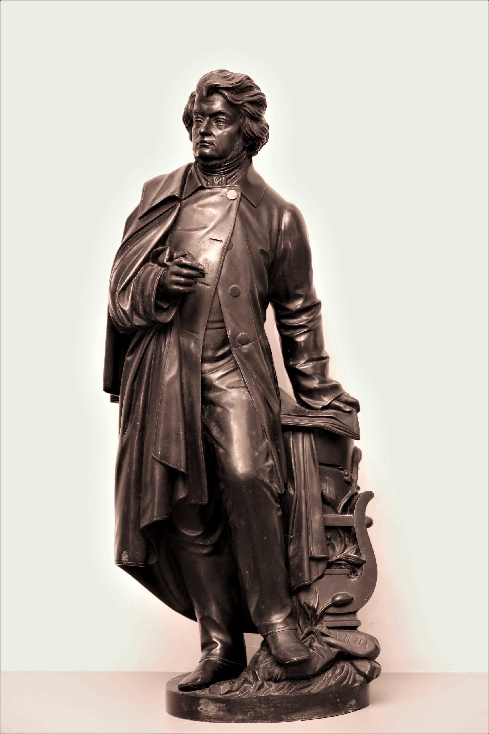 Adomo Mickevičiaus skulptūra. Skulptorius Wojciech Święcki (1823–1873). Varšuva: K. Minterio fabrikas, XIX a. antra pusė. MLLM 7226