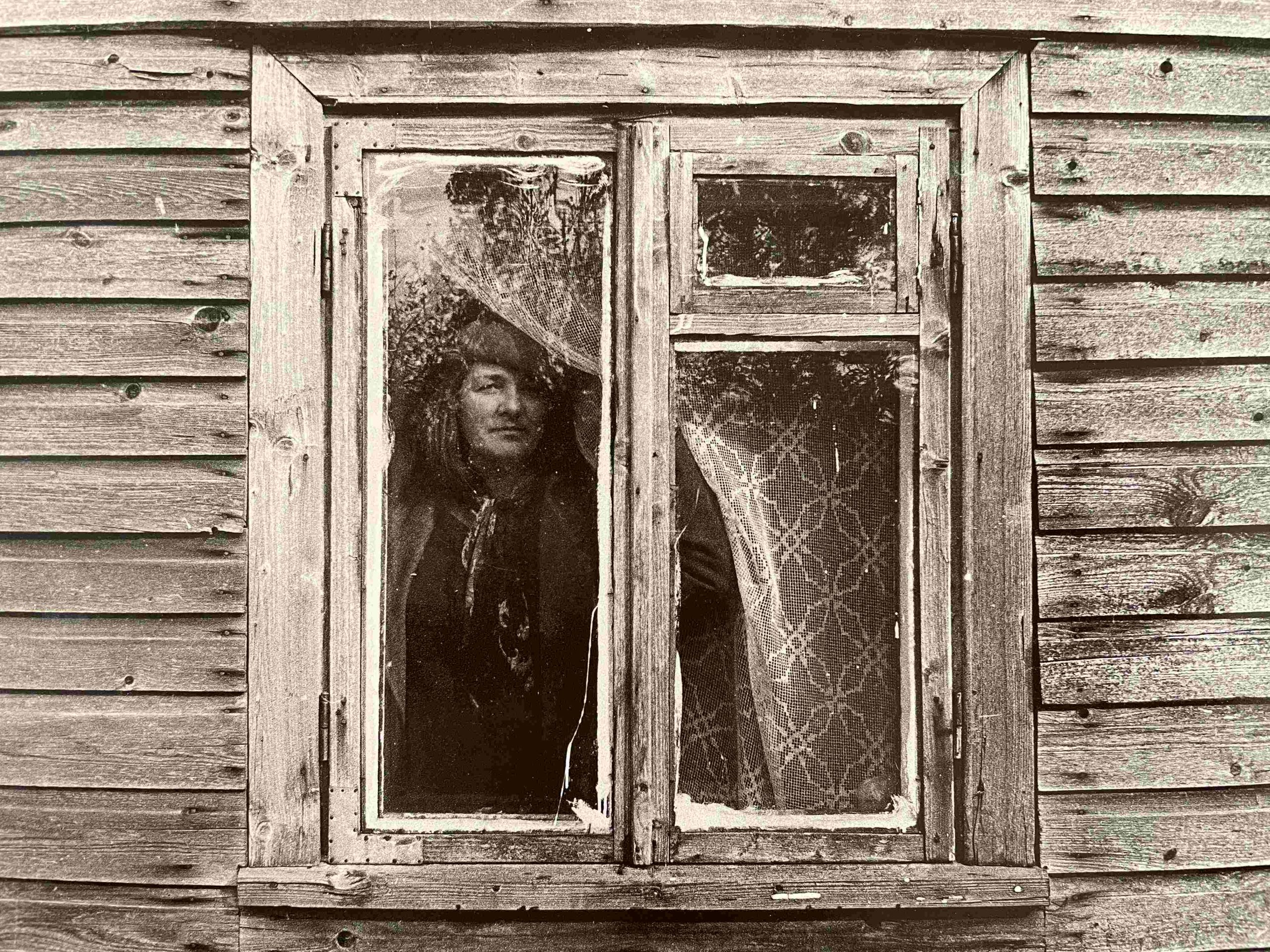 Pro vaikystės langą… Pumpučiai, Šiaulių r., 1986 m. R. Rakausko nuotrauka.  MLLM GEK P24521