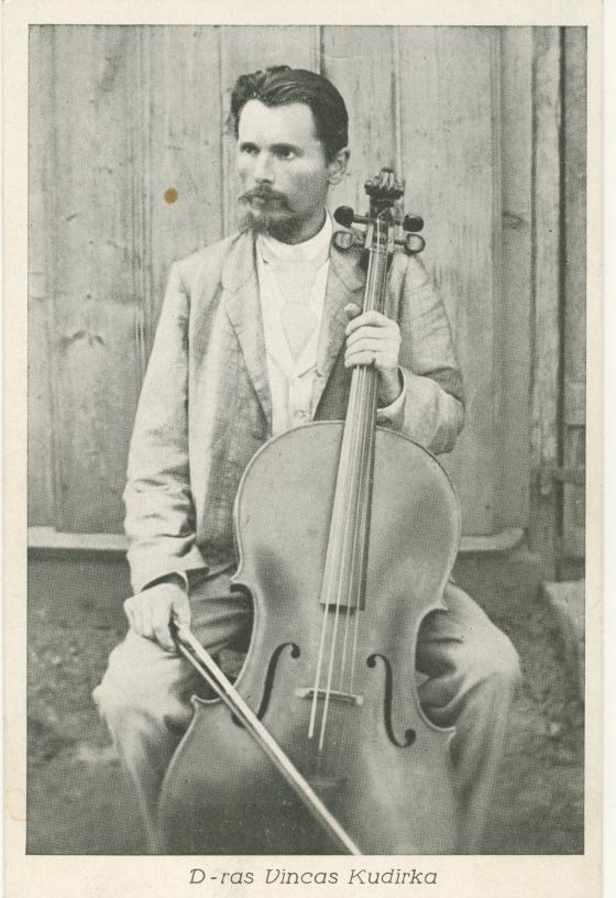 Vincas Kudirka su violončele (atvirukas), Šakiai, apie 1893 m. MLLM GEK P58419