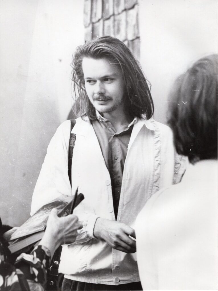 K. Navakas „Poezijos pavasario“ metu. Vilnius, 1992 m. Nuotr. Džojos Gundos Barysaitės. MLLM P34241