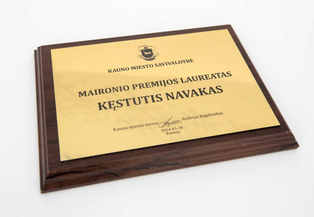 Maironio premijos laureato apdovanojimo lentelė. Kaunas, 2014-05-30. Ramūno Guigos nuotrauka. MLLM GEK 136584