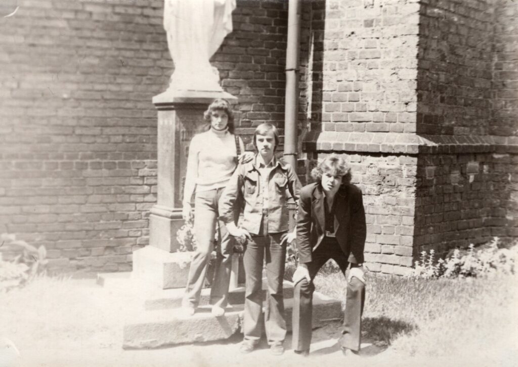 K. Navakas (dešinėje) su draugais. Kaunas, apie 1980 m. MLLM GEK 136561