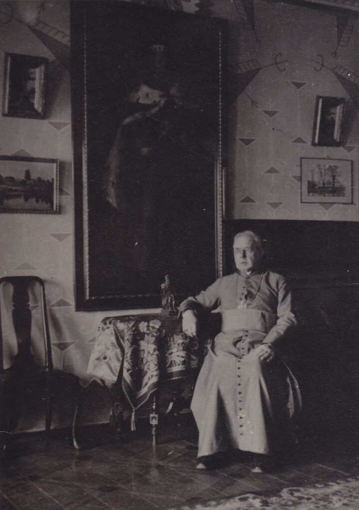 Maironis savo namuose Kaune, 1931-04-19 MLLM 22606