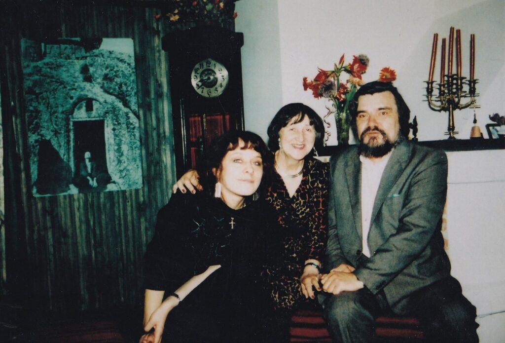 Iš kairės: J. Ivanauskaitė, B. Kleizaitė-Vasaris ir R. Granauskas. 1990 m. GEK P50517