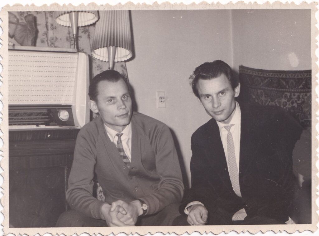 V. Baltuškevičius su broliu Algiu. Kaunas, apie 1963 m. MLLM 105187