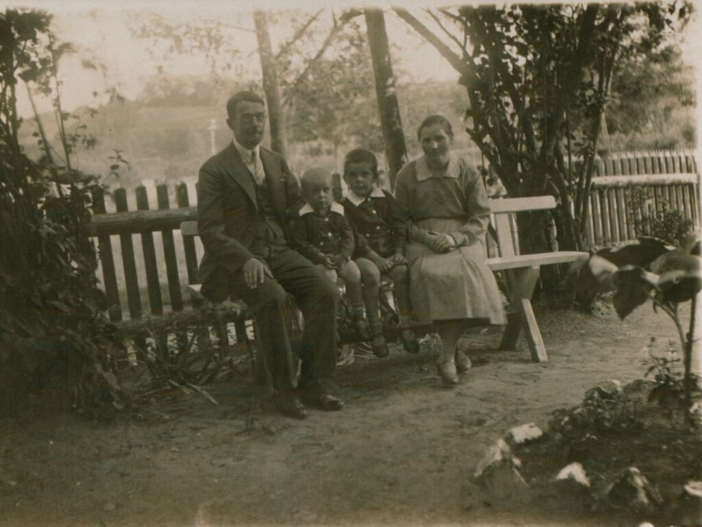 M. Grigonis su savo šeima. Apie 1927-1930 m. MLLM 24703
