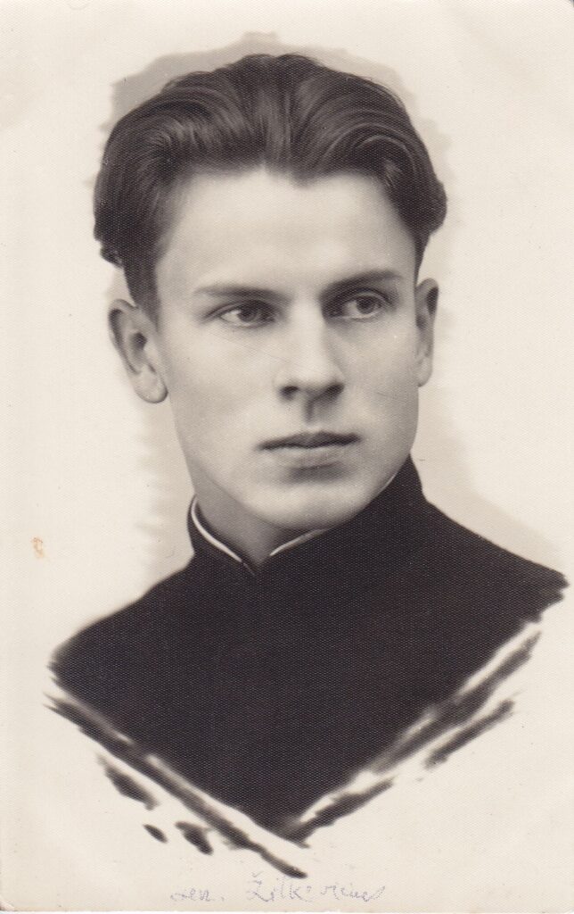 L. Žitkevičius – Biržų gimnazijos mokinys. Biržai, 1933-12-03. V. Bortkevičiūtės nuotrauka. MLLM 57110 a