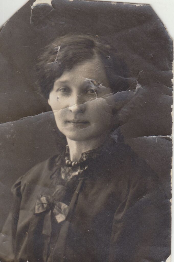 Juzė Stankūnaitė-Būgienė apie 1930 m. Autorius nežinomas. MLLM 31938