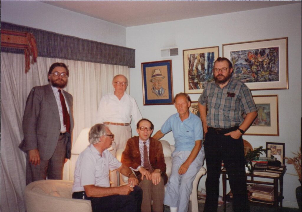 V. Kubiliaus (sėdi centre) viešnagė pas A. Vaičiulaitį. K. Almenas – pirmas iš dešinės. Vašingtonas, 1987 m. MLLM 135074