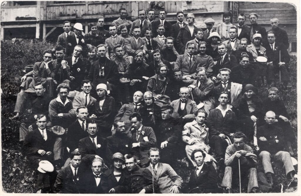Marijampolės moksleivių „aušrininkų“ ekskursijos akimirka. Telšiai, 1924 m. vasara. MLLM_24624