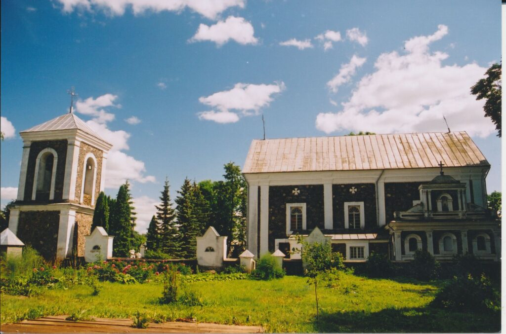 Sidabravo Šv. Trejybės bažnyčia, kurioje 1905–1906 m. kunigavo Vaižgantas. Fot. Zenonas Baltrušis, 2003 m. MLLM GEK 82648