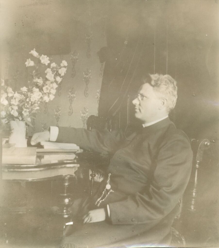 Juozas Tumas-Vaižgantas, ~1910 m. MLLM RMM ĮK 4498/15