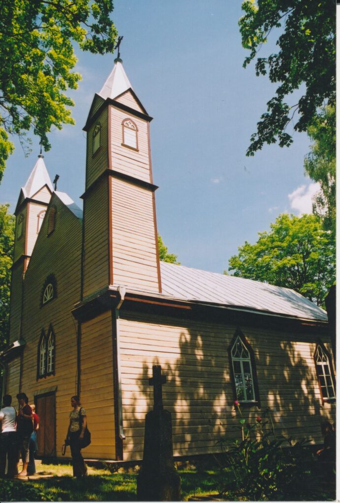 Vadaktėlių Šv. Jono Nepomuko bažnyčia, kurioje 1902–1905m. kunigavo Vaižgantas. Fot. Zenonas Baltrušis, 2003 m. MLLM GEK 82645