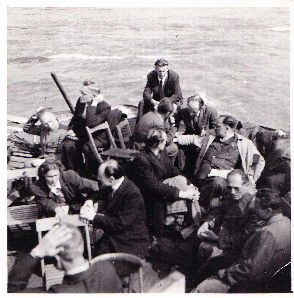 Iš kairės – P. Andriušis, S. Santvaras, H. Radauskas ir A. Nyka-Niliūnas. Augsburgas, 1948 m. MLLM 148202