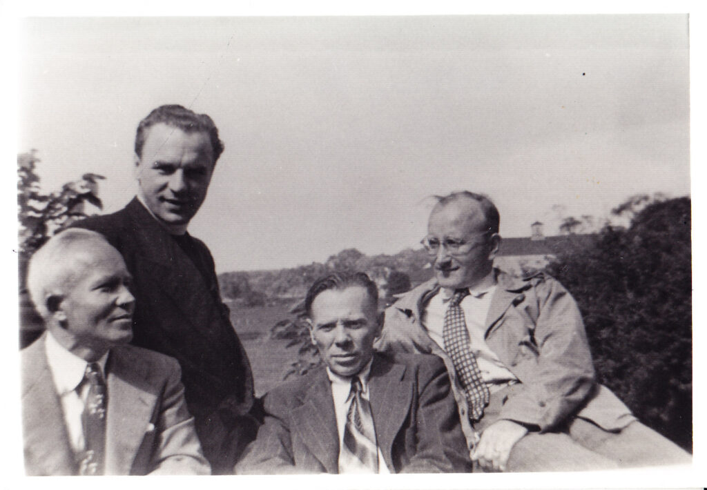 Su ateitininkais. Iš kairės – A. Kučas, S. Yla, J. Aistis ir A. Vaičiulaitis. Putnamas, 1951 m. GEK 48909