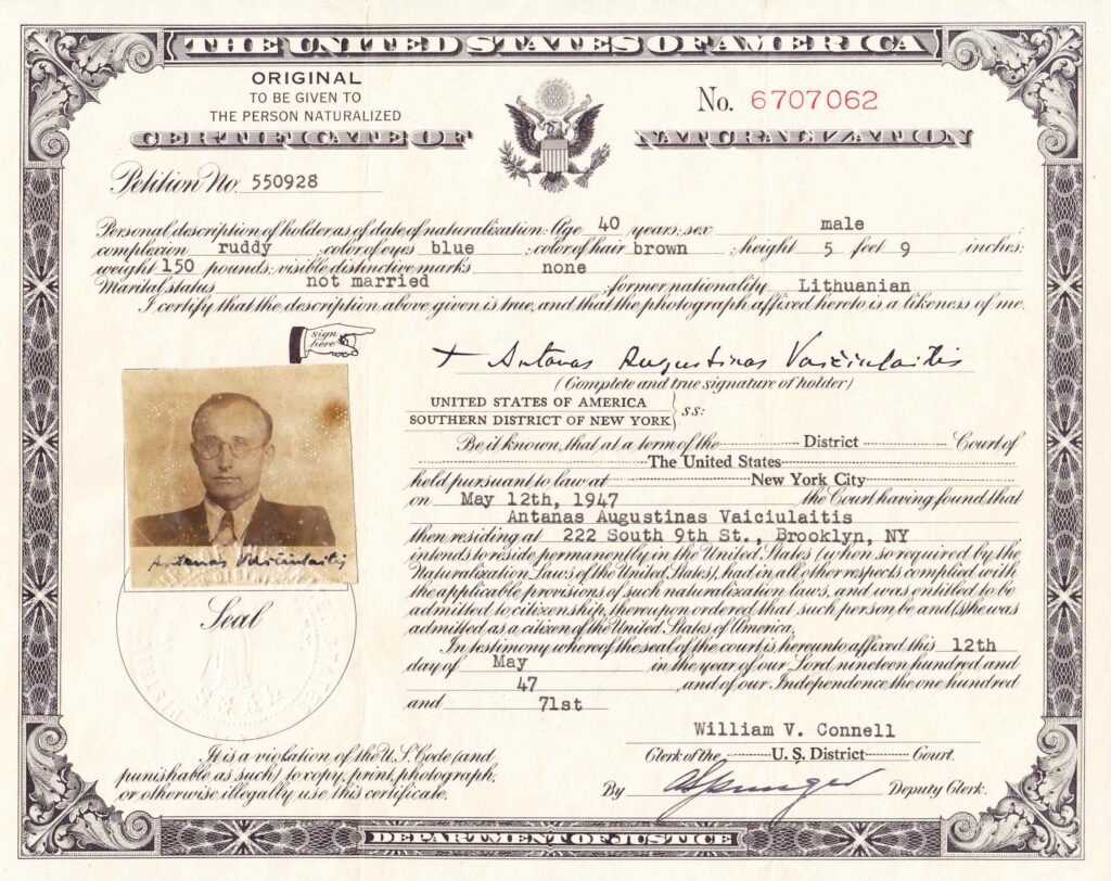Amerikos pilietybės suteikimo A. Vaičiulaičiui dokumentas. GEK 72952