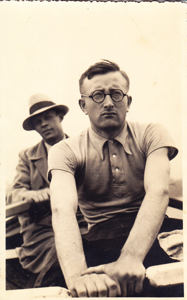 A. Vaičiulaitis ir J. Ambrazevičius. La Lac ežere, Prancūzija, 1936 m. GEK 48938